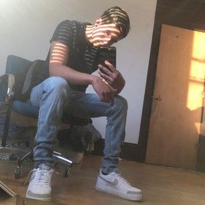 Meet your Posher, Mario esteban